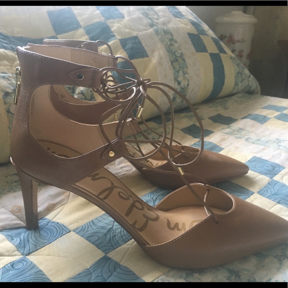 Sexy lace up pump